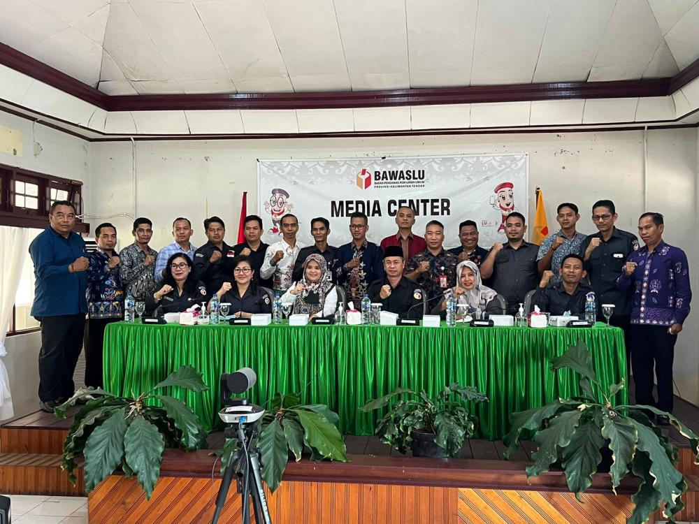 Rapat Evaluasi Kehumasan Bawaslu Kabupaten/Kota Se-Provinsi Kalimantan Tengah