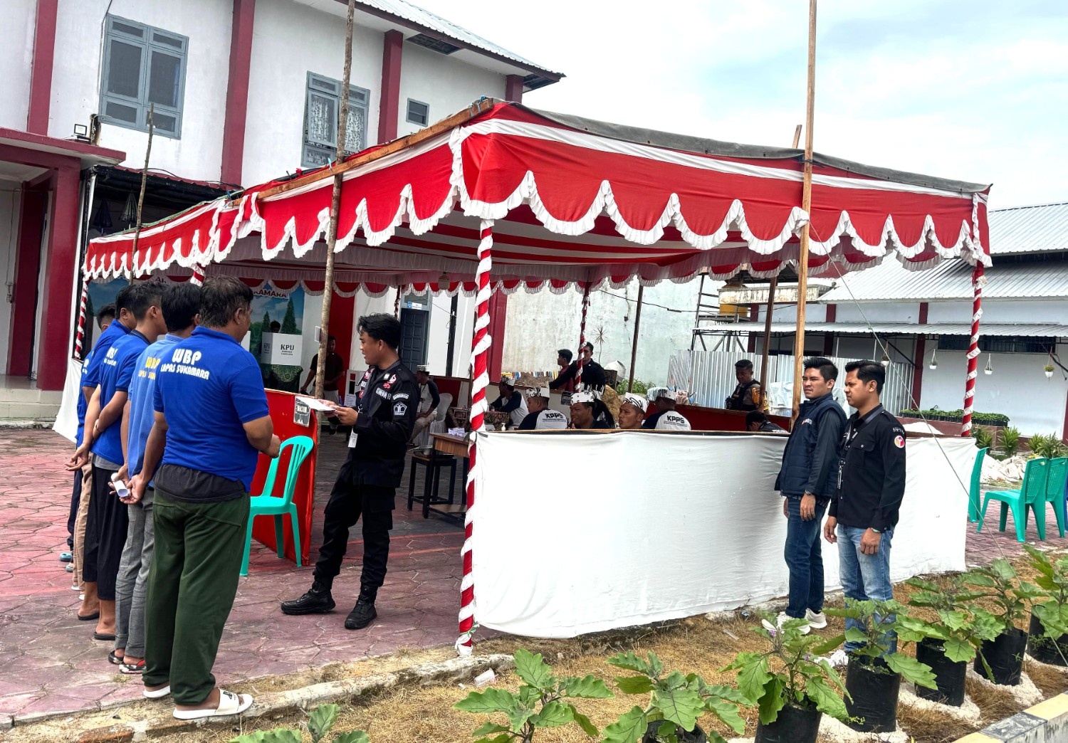 Ketua Bawaslu Sukamara Melaksanakan Pengawasan TPS Khusu Lapas