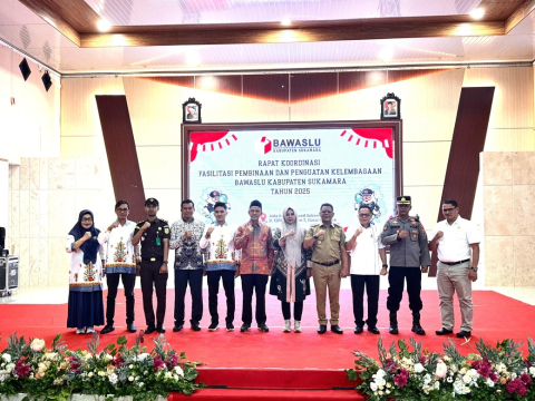 Foto Bersama Komisi II Anggota DPR RI dan Wakil Bupati Sukamara