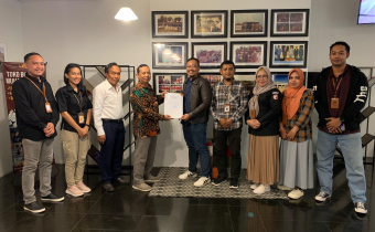 Anggota Bawaslu Sukamara dan Staf Awasi Langsung Verifikasi Ijazah Bakal Calon Bupati Sukamara