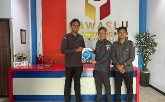Penyerahan Laporan Akhir Divisi Hukum Tahun 2023