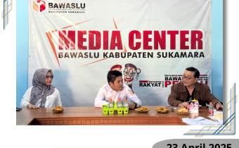 Kepala Sekretariat Bawaslu Provinsi Kalimantan Tengah Bersama Anggota Bawaslu Kabupaten Sukamara